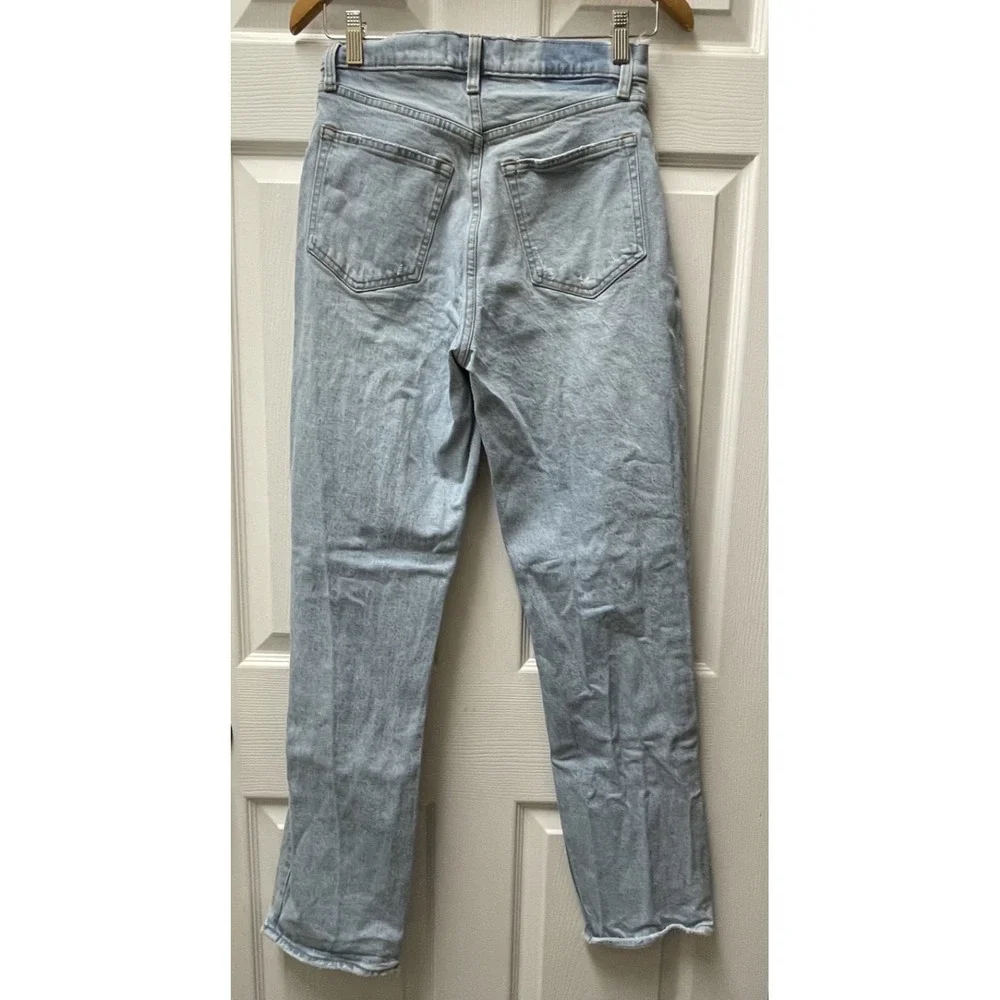 Abercrombie & Fitch Women's 27 Ultra High Rise 90's Relaxed Straight‎ Leg Denim